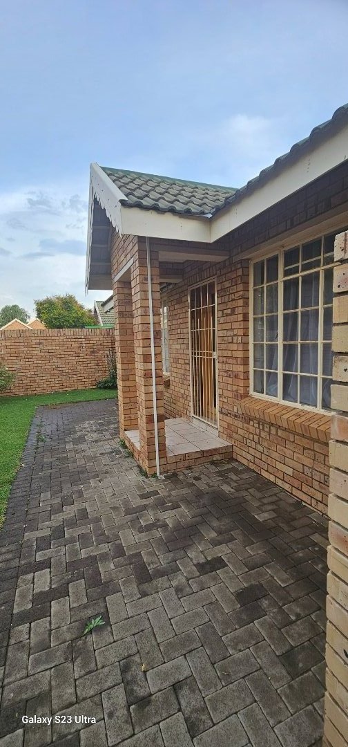 2 Bedroom Property for Sale in Heuwelsig Free State